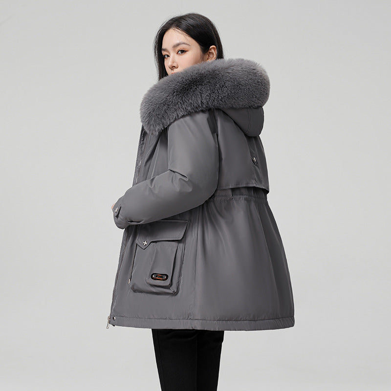 Manteau en coton matelassé à capuche pour femmes.